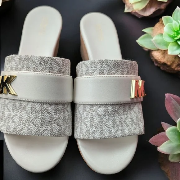 Michael Kors Jilly Platform Wedge Sandal Size 7 Color: White (New) - Picture 3 of 10